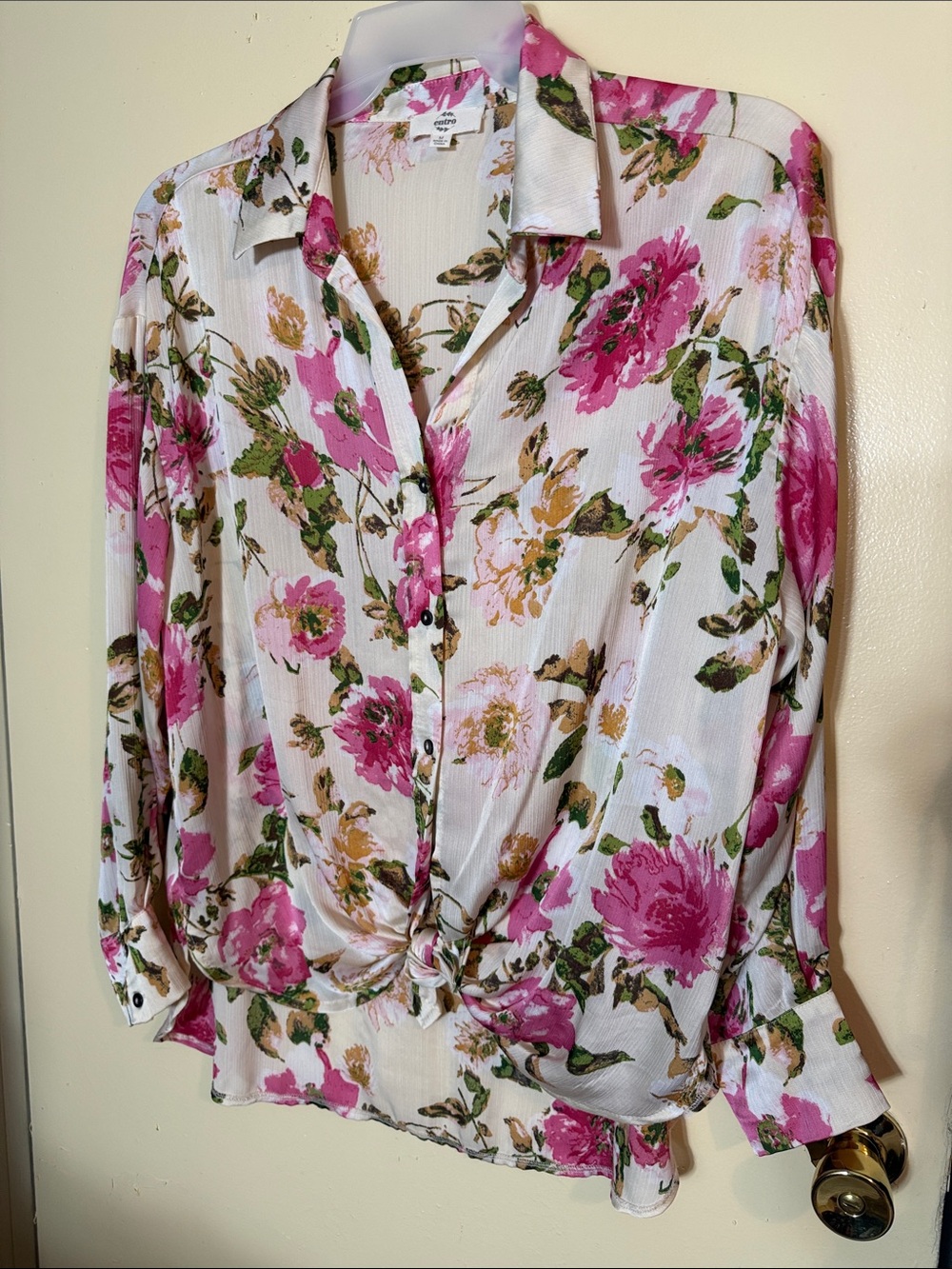 entro Pink Floral Button-Front Tie Hem Blouse